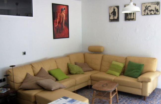 Beachfront House - Photo 13