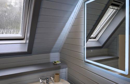 Cear 2- Private Hot Tub- Perth-Pet Friendly Lodge - Photo 16