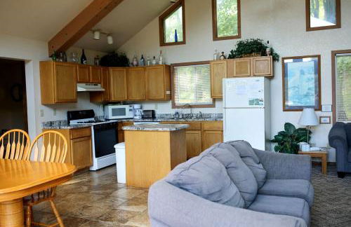Family-Friendly Cabin Rental on a Private Lake near Wisconsin Dells - Photo 4