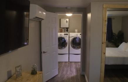 Private Home - Playground, Jumping Mat, BBQ, Darts, Firepit, Gazebo, 4 Smart TVs, White Cotton Bedding, - The Redwood Cul-De Sac Beach Retreat - Foto 40