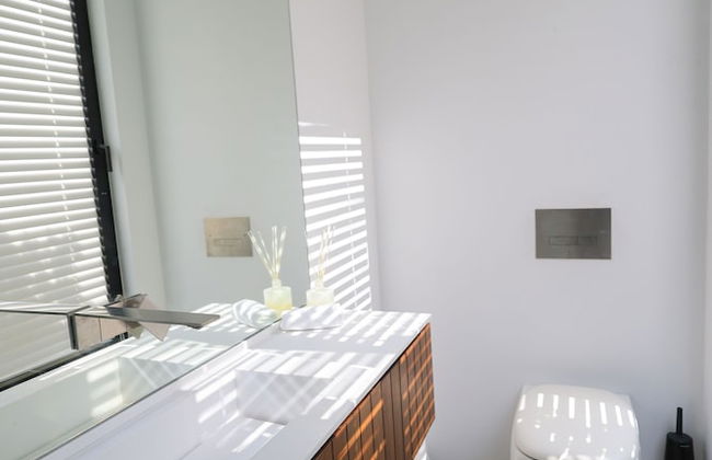 Luxurious Coastal Villa w Pool & Garden - Foto 52