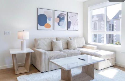 Luxury 2 Bedroom Residence With Fitness and Outdoor Pool - Photo 4