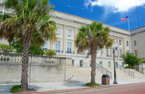 Private Downtown Bungalow Near Riverwalk & Beaches - Photo 30