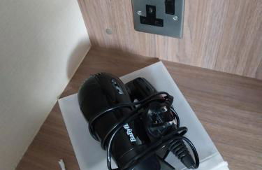 Family breaks at Rockley Park with Prosecco and a box of chocolates on arrival - Photo 15