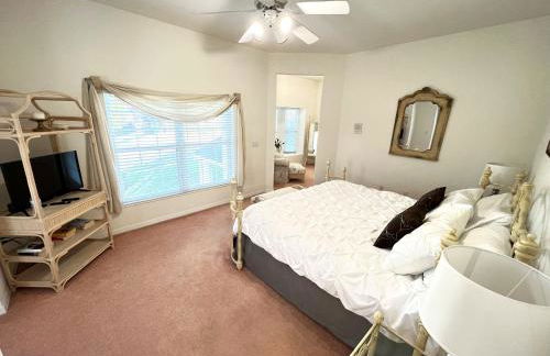 Lakefront Getaway LG South Facing Pool Hot Tub Pool Table & BBQ - 2 miles Disney - Foto 21