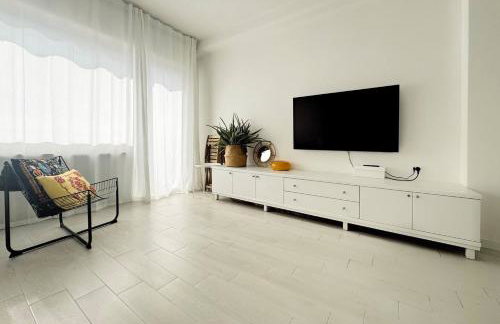 Thomas House on Train Tracks - Foto 19