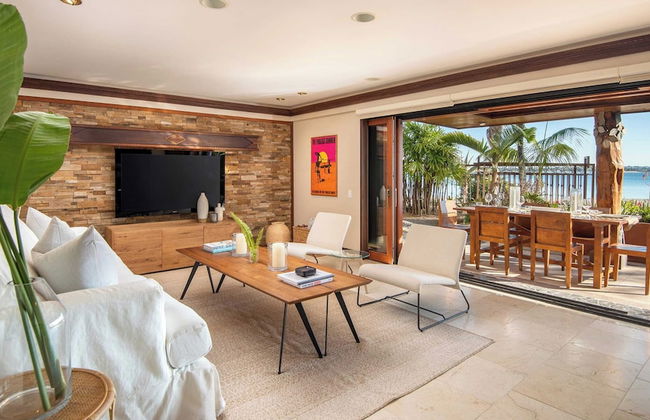 Endless Summer by Avantstay Serene Beachfront Escape w/ Sunset Views! - Photo 12