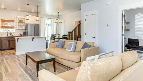 Stylish OKC Farmhouse with Garden - Close to OU - Foto 5