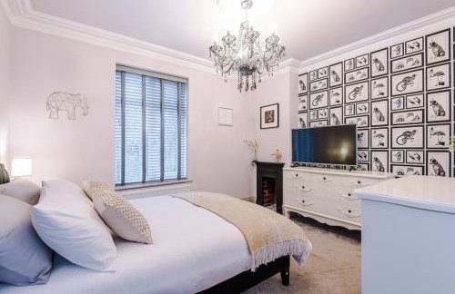 Opulent Oasis Large Luxury home sleeps 10 - Foto 15