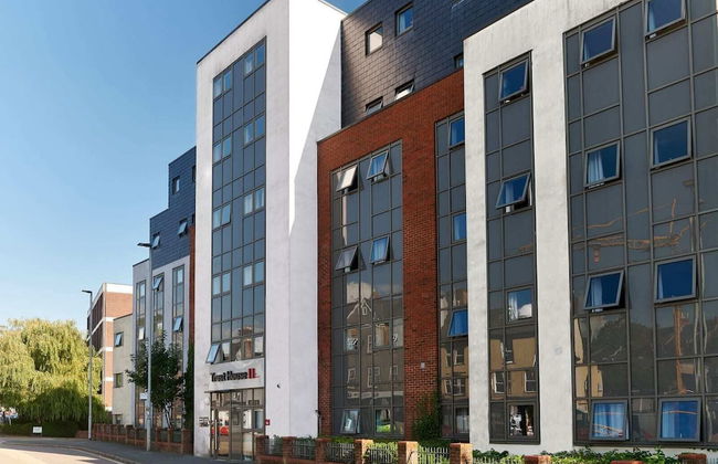 Trust House - Foto 1