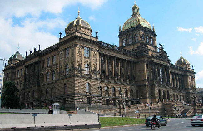 Tour por la Praga comunista y búnker nuclear - Foto 2