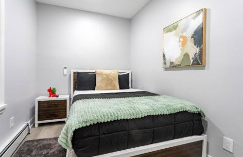 Modern Escape 3BR Apt with Parking - Foto 17