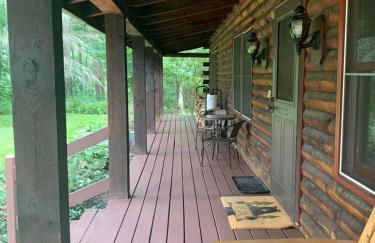 Log Cabin with a Hot Tub in Ellicottville, For Magical Glamping Escapes in New York - Foto 7