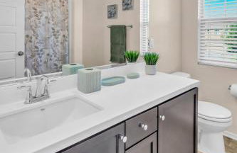 Stylish 3br 3 Bth w fireplace - Foto 8