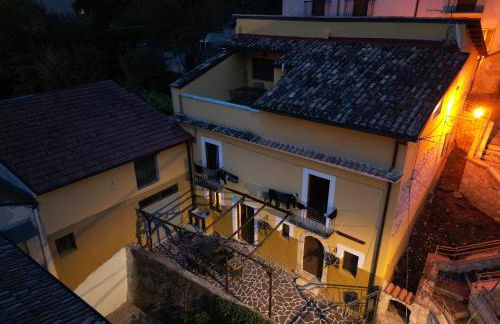 Apartment with Sunny Balcony overlooking Introdacqua - Foto 22