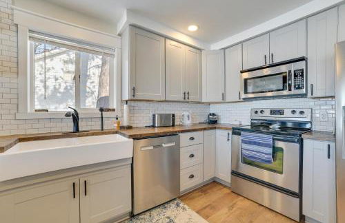 Cozy Waterfront Hale Cottage on Long Lake! - Foto 10