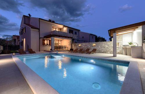 Villa Solis - new private pool villa, 4 bedrooms, near Pula & beaches - Foto 3