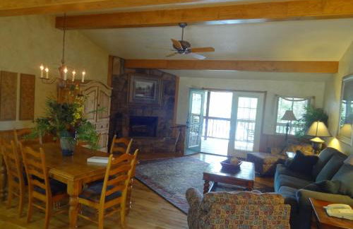 C16, Two bedroom, two bath, log-sided Harbor North luxury cottage with hot tub, cottage - Foto 5