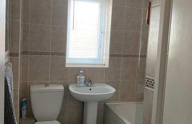 Riverside Park Ground Floor Apartment - St Neots - Photo 14