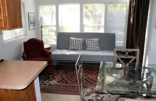 Cozy Cottage Rental for Eight with Lake Views in New Braunfels, Texas - Foto 4