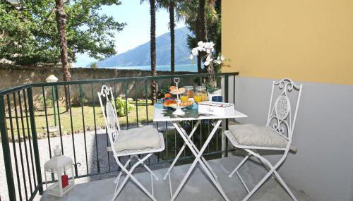 Apartment A lago private beach and parking - Foto 3, Garden view