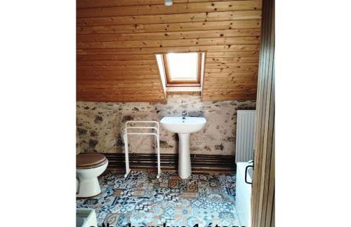 la longère du plessis Mornay, 30 min du Puy du fo, wifi, parking, jardin - Foto 15