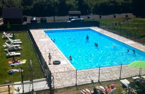 Super Besse chez Sophie 2ch, séjour, wifi, 2tv, rdc, terrasse, parc, piscine, pkg - Foto 37