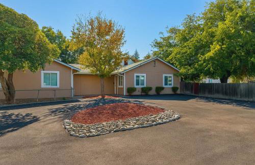 2 bed 1 bath special woodlake duplex A - Photo 1