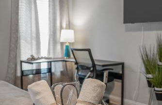 Modern Regional Art Gallery Home - Spacious & New! Tv in each room - Foto 35