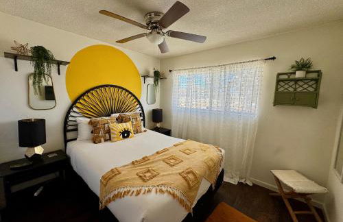 Mid-Century Modern Home w/Pool & Hot Tub - Foto 8