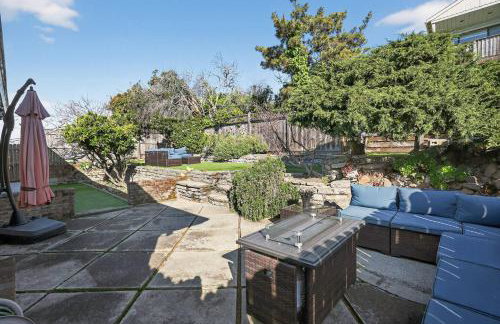 Relaxing 4 bedroom - Full Kitchen & Dining - BART - Photo 20