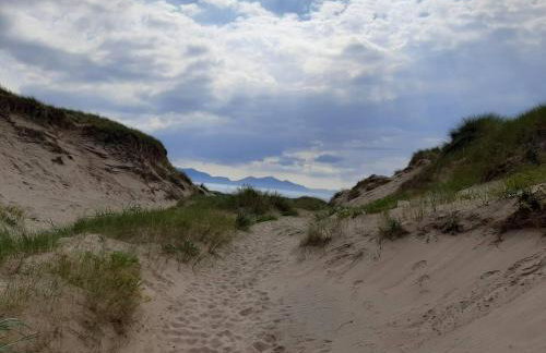 Min yr Afon - Cabin - Sleeps 2 - Hot Tub - Parking - Foto 25