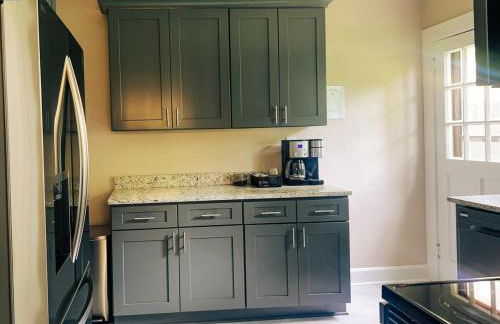 Stylish 3BR with Patio Walk to State Capitol - Foto 48