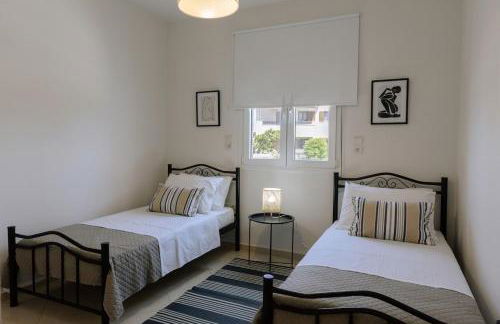 La Hacienda cozy home - Photo 8