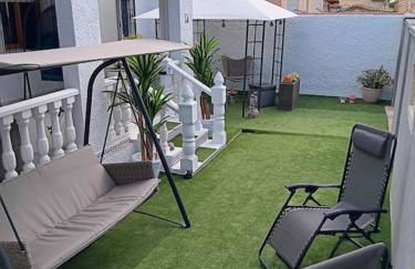 Villa in La Marina with cozy garden and private solarium - Foto 2