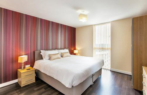 ShortstayMK Vizion apartments, with free superfast wi-fi, parking - Foto 94