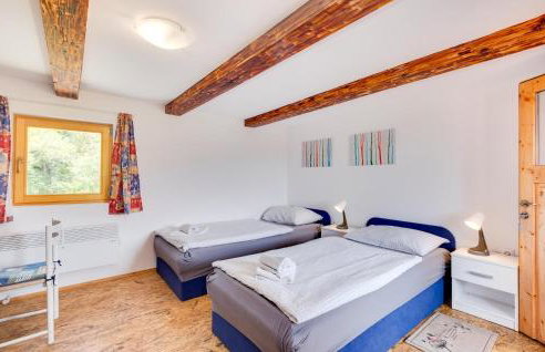 Amazing Home In Netretic - Photo 21