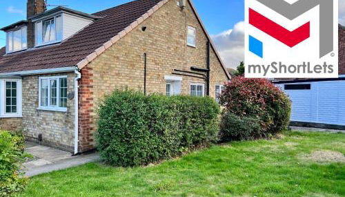 Curzon House Two - Great for Contractors or Family Holidays - Photo 1, Garden, Garden view