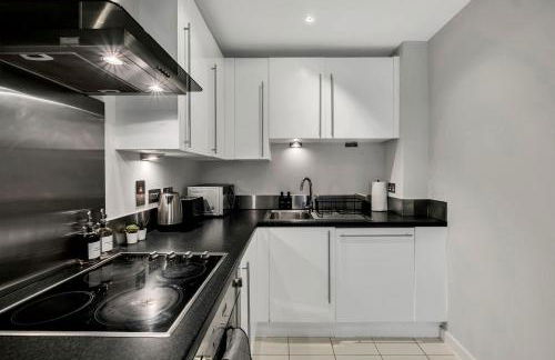 Modern 1BR Apartment Near ExCeL London & O2 Easy Access to Central London - Foto 14