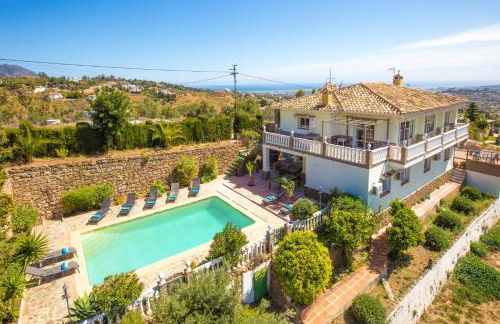 Villa Alqueria by Villa Plus - Photo 3