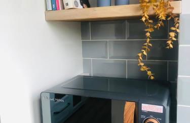 Detached, peaceful, spacious with easy access and very large garden - Foto 14