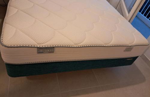 Le 7 - Appartement 2 pièces au calme en bord de rivière, wifi et parking privé gratuit - Foto 12