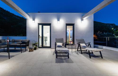 Villa Neda Heated Pool, Hot-tub, Sauna, 3 bedrooms - Photo 45