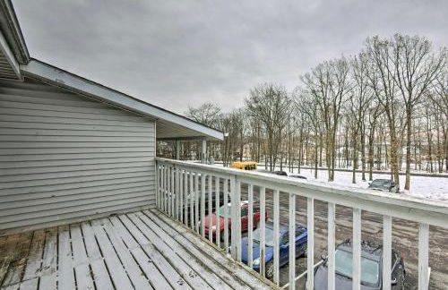 Near Mt Airy Casino Mount Pocono Condo with Balcony - Foto 23