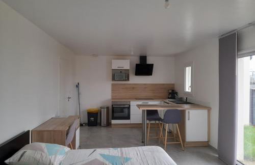 Studio lumineux avec terrasse - Photo 3