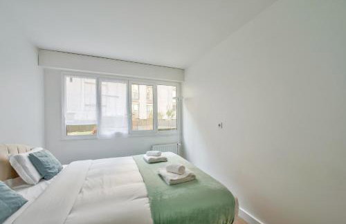 Spacious & Bright 2BR Apartment - Heart of 15th - Photo 10