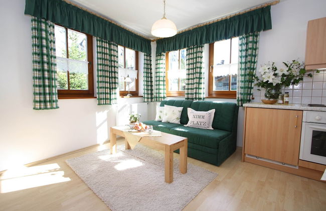 Sunlit Apartment near Ski Area in Hüttschlag - Foto 7