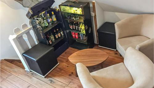 Nice Home In Alt Bukow With Kitchen - Photo 2