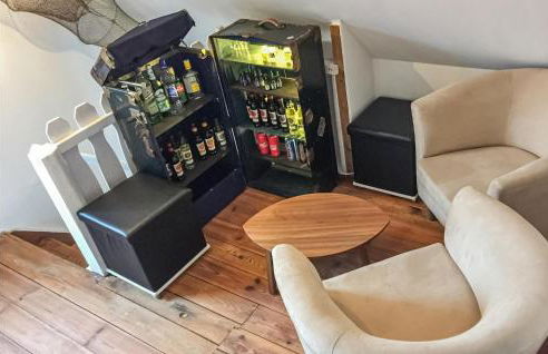 Nice Home In Alt Bukow With Kitchen - Photo 2