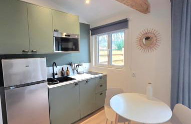 Logement neuf tout équipé, climatisé avec terrasse, barbecue, proche du bourg et des plages océanes, WIFI, linge et ménage compris - Foto 9